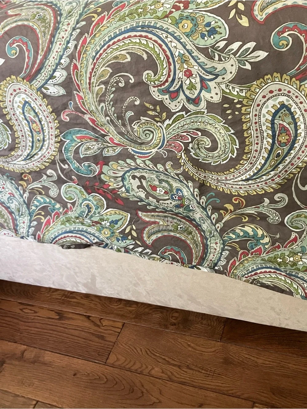 Paisley Duvet Cover Set in Taupe and Sage - Elegant Bed Ensemble